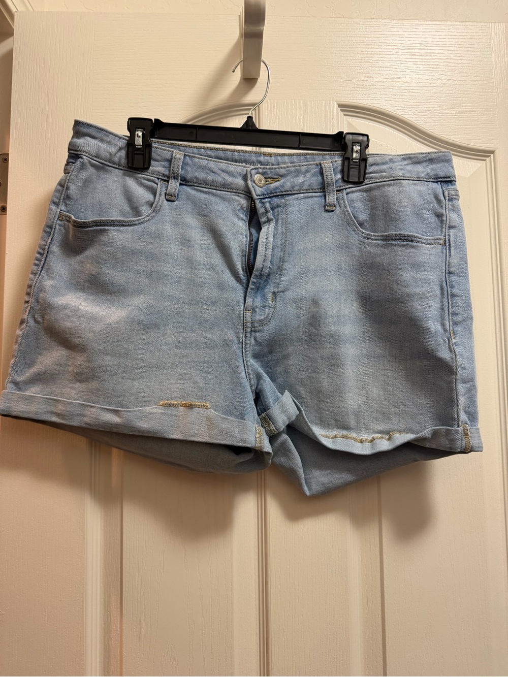 Old Navy Light Wash Denim Women’s Shorts